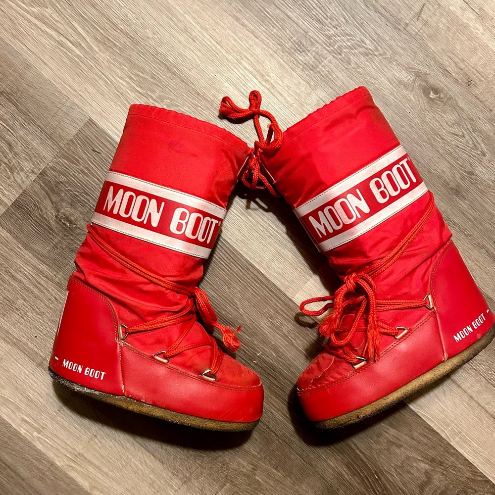Red Icon Moon Boots